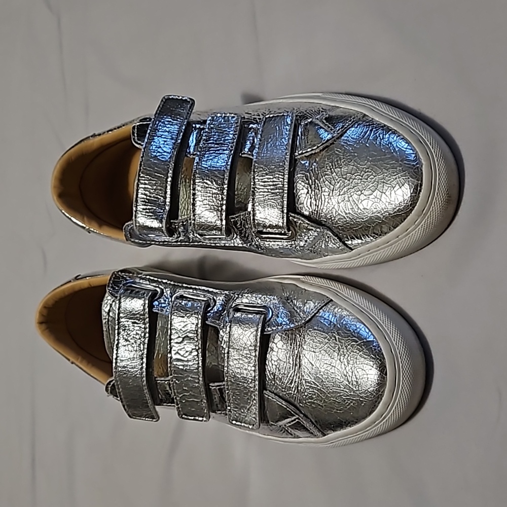 Canal St Martin metallic sneakers.